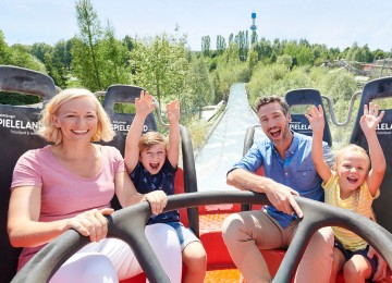 Familienspaß beim Alpin-Rafting im Ravensburger Spieleland 