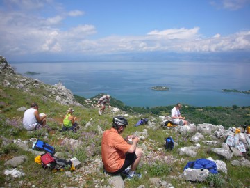 Mit Inselhüpfen picknicken am Skutarisee 