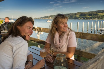 Plauderstündchen am Hafen