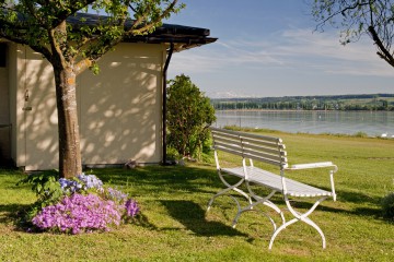 Das Seegrundstück des Kloster Hegne mit Blick auf den Bodensee