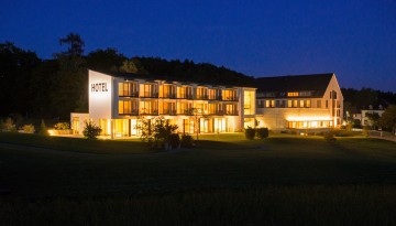 Hotel St. Elisabeth bei Nacht