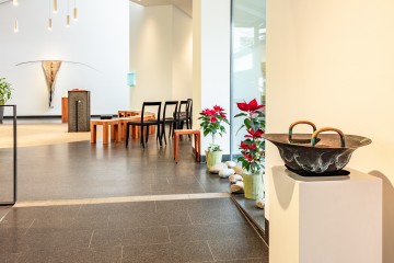 Ruhe finden in der modernen Hotelkapelle