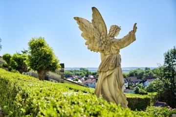 Engelsskulptur in Kloster Bonlanden