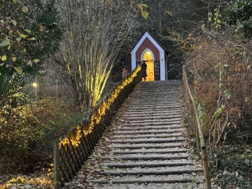 Licht und Ruhe an der Lourdes-Kapelle