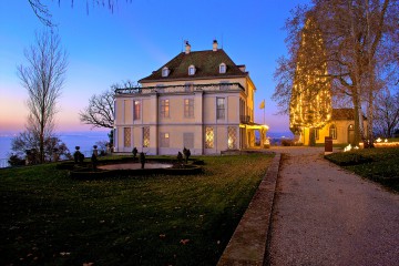 Festlich beleuchteter Arenenberg