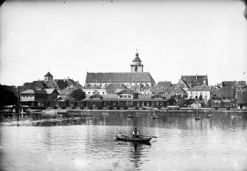 Radolfzell: Blick von der Seeseite auf den Bahnhof und das Münster. Atelier Wolf, um 1881