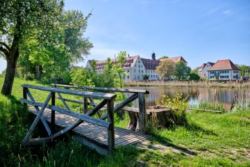 Historischer Weiherwanderweg beim Kloster Wald