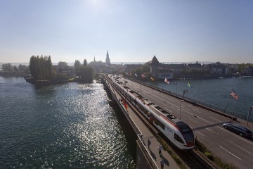 Seehas der SBB GmbH auf der Konstanzer Rheinbrücke.
