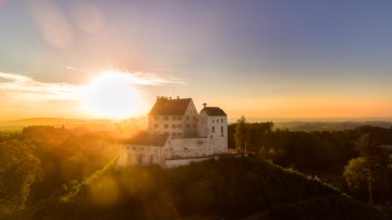 Schloss Waldburg im Abendlicht