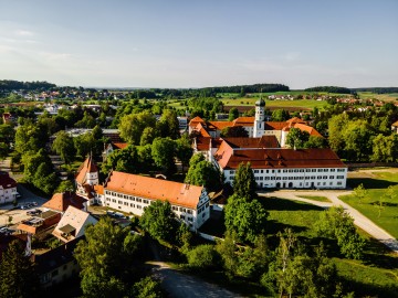 Luftbild vom Kloster Schussenried