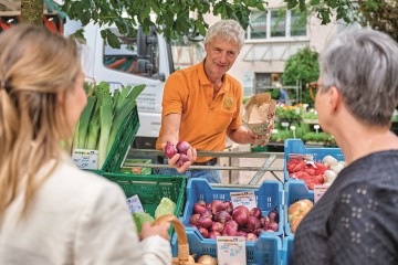 Bunter Marktstand in Biberach
