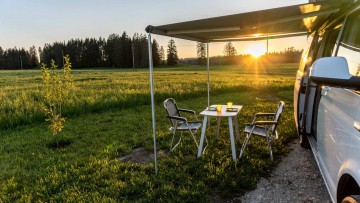 Abendessen mit Sonnenuntergang