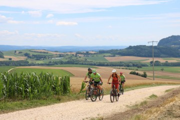 Mit dem Mountainbike über die Vulkanlandschaft