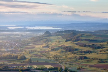 Blick vom Hohenhewen über den Hegau und den westlichen Bodensee