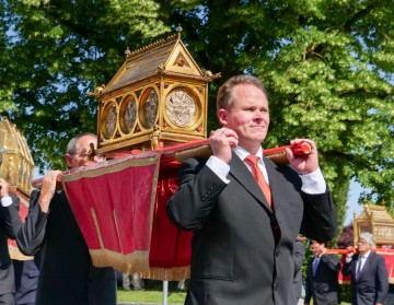 Schreinträger beim Inselfeiertag