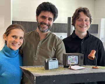 Theaterleitung mit Bühnenmodell