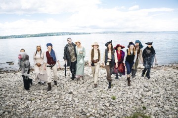 Das «Anne Bonny»-Ensemble am Kreuzlinger Seeufer