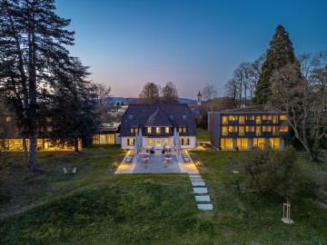 Seegut Zeppelin: Historische Villa und zeitgenössische Solitäre