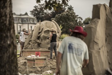 Sandkünstler am Werk