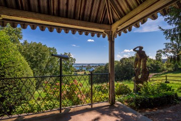 Arenenberger Park: Aussicht aus Pavillion Richtung Konstanz